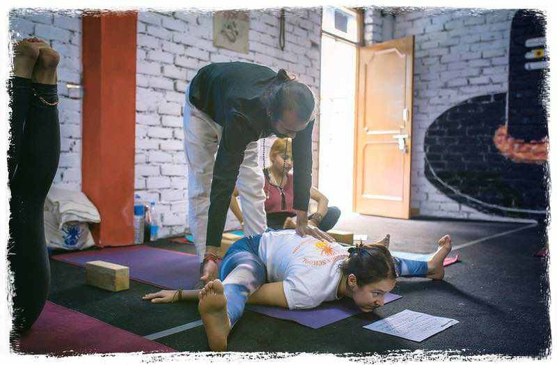 ashtanga-inside-advanced | Yoga Teacher Training in India at Shree Hari School | Certified YTT course turtle pose