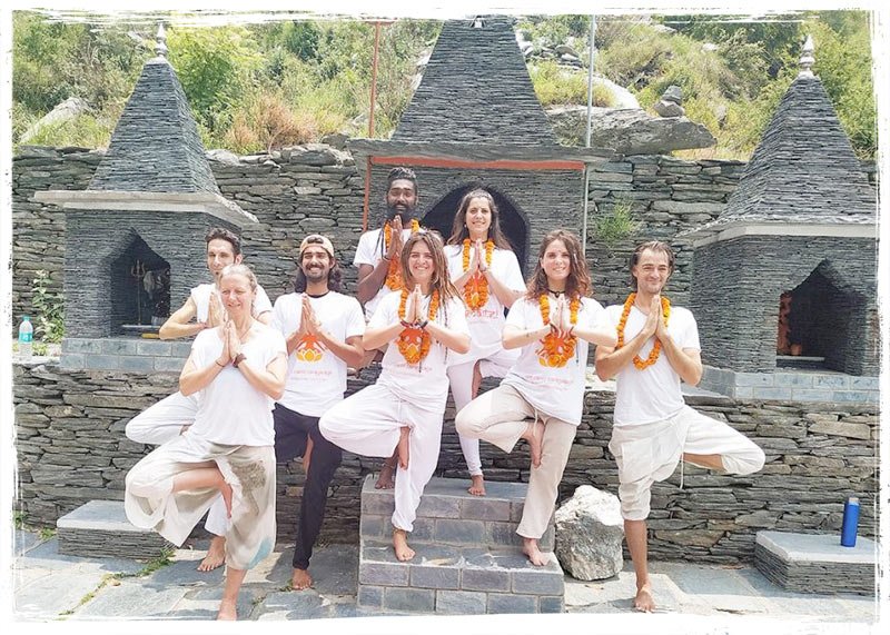 tempelgroup | Yoga Teacher Training in India at Shree Hari School | Certified YTT course shree hari yoga group at the indian tempel