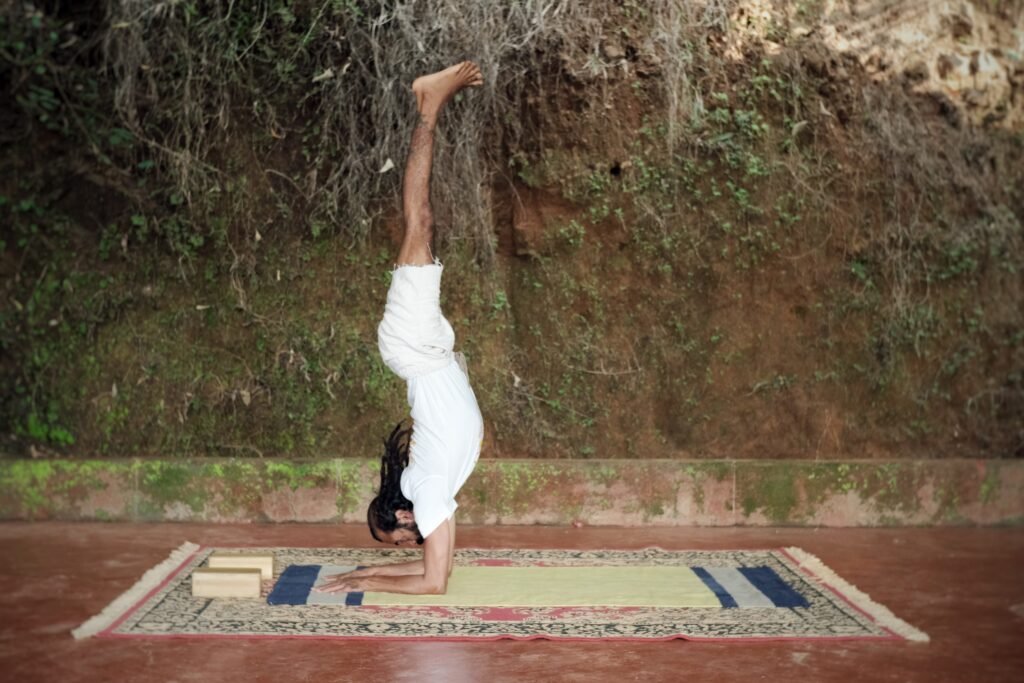 Pincha Mayurasana